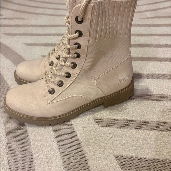 Blowfish Cream Lace-Up Women's Boots - Picture 3 of 5